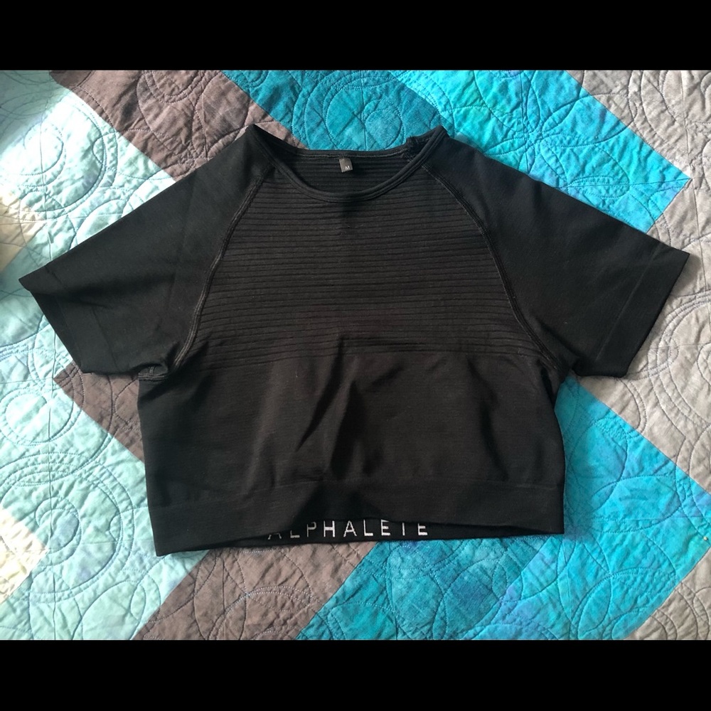 Alphalete Revival Short Sleeve Crop Top